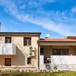 Holiday Home Laura ****